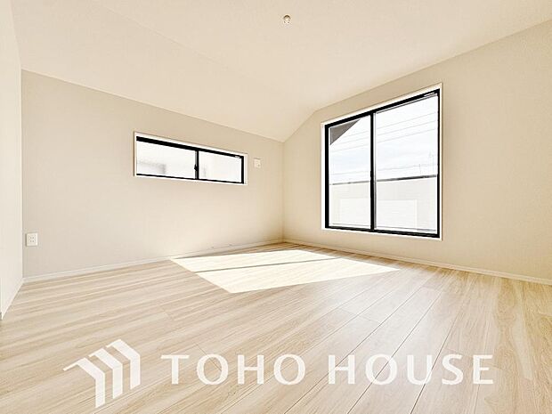 一日の疲れを癒やしてくれる主寝室。時を忘れて過ごす場所として過ごせるお部屋。