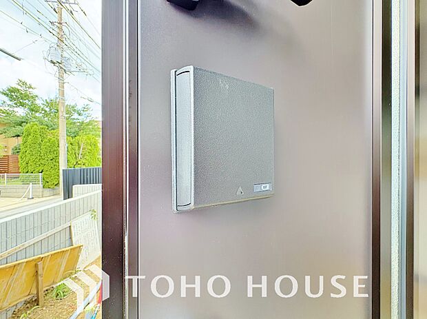 ボタンやカードひとつで鍵の施錠・解錠が出来ます。補助錠として鍵穴のない電子錠を選ぶ方も増加中。