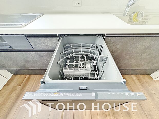 通常の手洗いでは使用出来ない高温のお湯や高圧水流を使う事により汚れを効果的に落とすことができます。