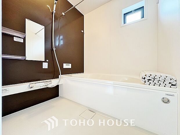 心地よいバスタイムを演出する浴室はゆとりあるサイズを採用。