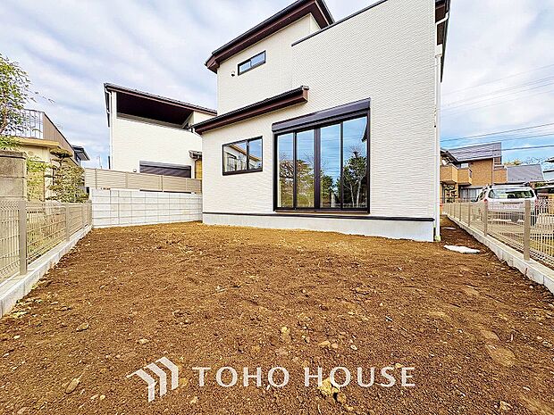 日当たりも良く、家庭菜園や植栽を育てるのに適したお庭はこれからの生活に緑という癒しを与えてくれます。