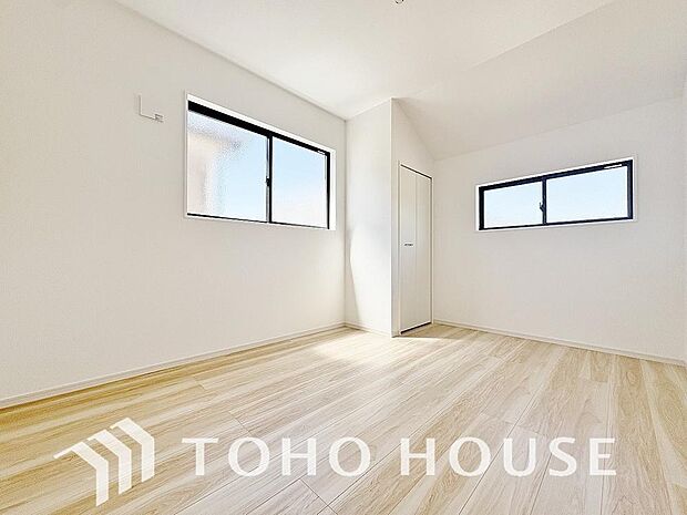 白を基調とした室内は、明るい住空間を造り出すだけでなく、清潔感をもたらしてくれます。