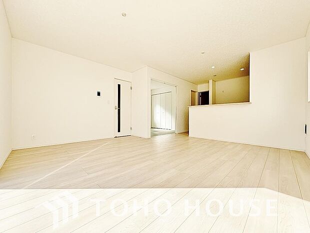 ホワイトナチュラルのテイストが、自然体で過ごせる心地良さを生み出しています。