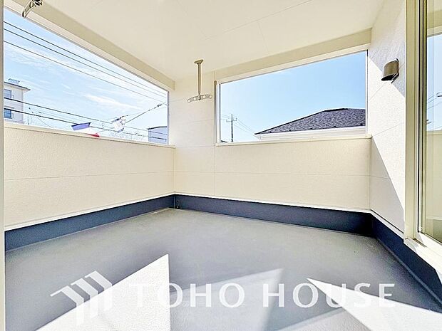 夜空の煌めきや、室内への通風や採光へ一役。ガーデニング等も充分に楽しめる広さを確保しております。