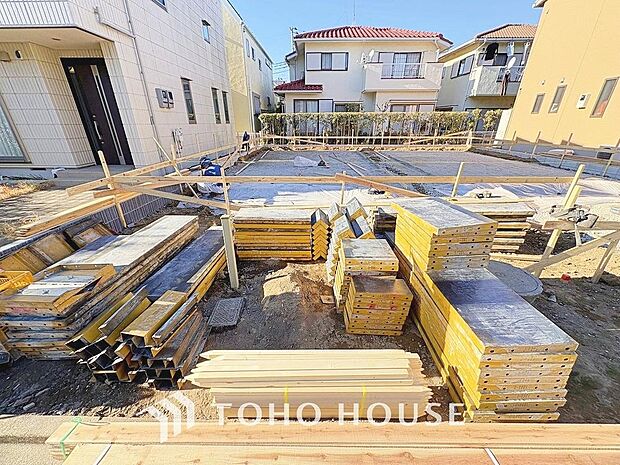 太陽に愛された邸は、陽当り通風に優れた魅力的で快適さを追求した邸宅でした。