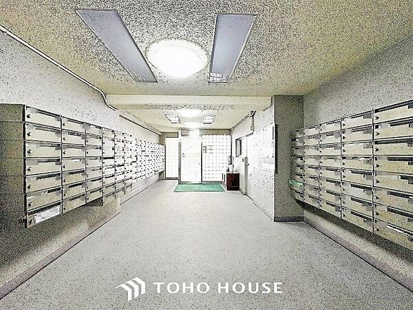 色合いも落ち着いた色を中心に構成され、重厚感のある雰囲気で居住者・来客者を迎えてくれます。