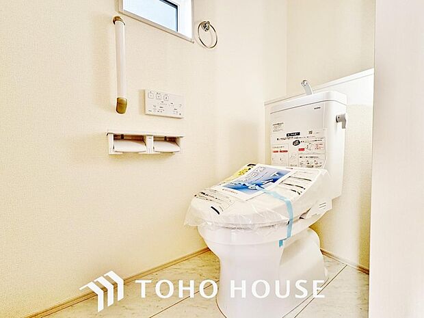 清潔な空間であって頂けますように、目に留まるだけではなく、汚れをふき取り易いフロアと壁紙をチョイス。