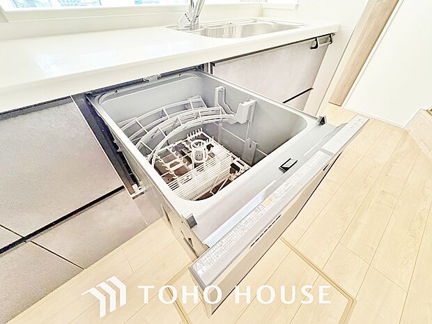 通常の手洗いでは使用出来ない高温のお湯や高圧水流を使う事により汚れを効果的に落とすことができます。