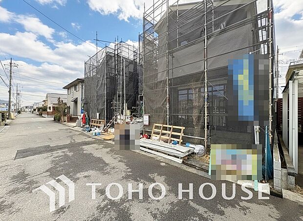 近隣の駐車場まで歩く必要がなく、子どもや高齢者がいる世帯は駐車場から自宅までの距離が短い方が便利です