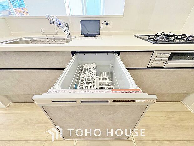 通常の手洗いでは使用出来ない高温のお湯や高圧水流を使う事により汚れを効果的に落とすことができます。