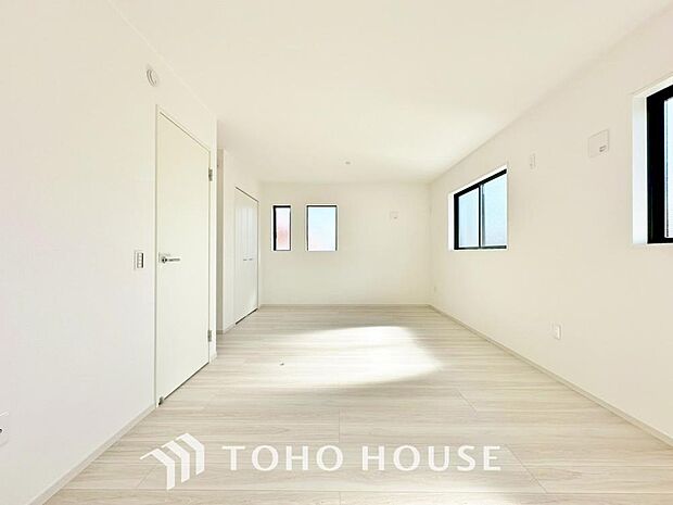 これからの新しいお部屋。ここにはどんな家具を置こう?自分好みのインテリアを考える時間も楽しいですね。