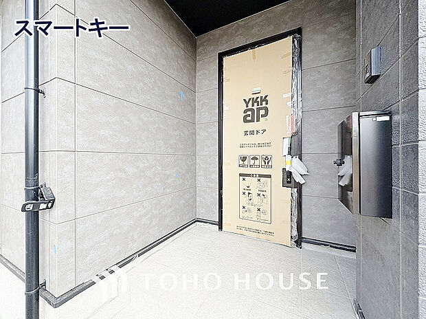 ボタンやカードひとつで鍵の施錠・解錠が出来ます。補助錠として鍵穴のない電子錠を選ぶ方も増加中。