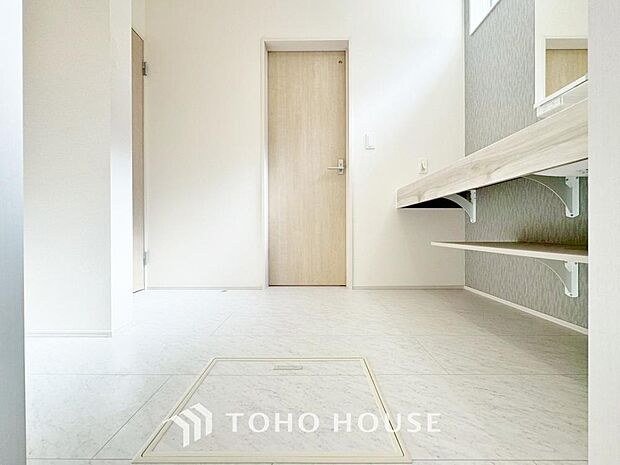 お家の中でも特にプライベートスペースとなる洗面所は、洗濯場所と浴室を同じ空間でまとめております。