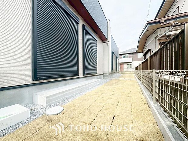 たしましたので、大きめのお車でも駐車可能です。駐車(戸建):::自転車やバイクなど、ゆとりのある敷地