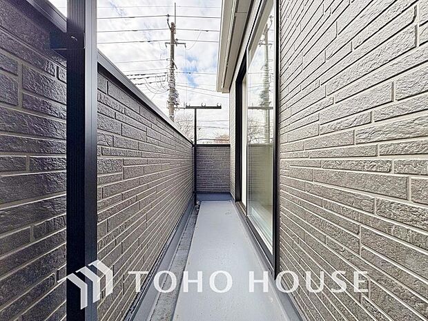 太陽に愛された邸は、陽当り、通風に優れた魅力的で快適さを追求した邸宅です。