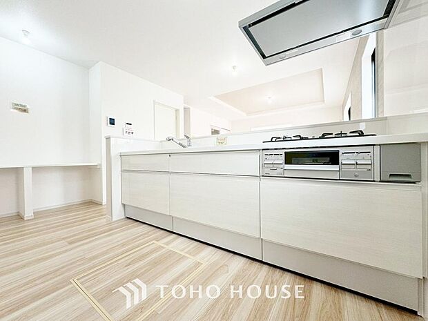 お料理の上手な方が、独壇場でお料理の腕を披露するスタイルに向いているキッチンです。