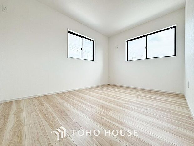 白を基調とした室内は、明るい住空間を造り出すだけでなく、清潔感をもたらしてくれます。