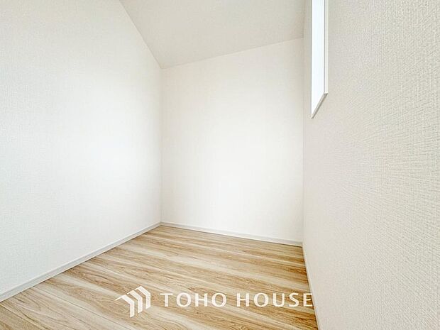 フリースペースはお子様の遊び場としても活用できます。そのままおもちゃ置場にする事でお片付けも楽になります。