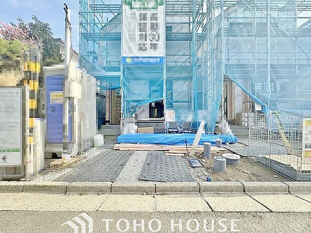 近隣の駐車場まで歩く必要がなく、子どもや高齢者がいる世帯は駐車場から自宅までの距離が短い方が便利。