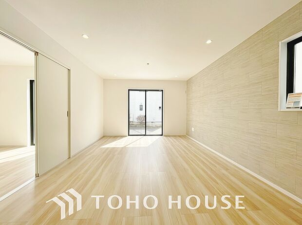 家族皆が集まる場所だからこそ、一番明るく使い勝手のいい空間に仕上げております。