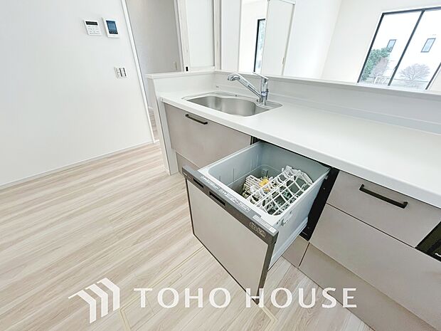 通常の手洗いでは使用出来ない高温のお湯や高圧水流を使う事により汚れを効果的に落とすことができます。