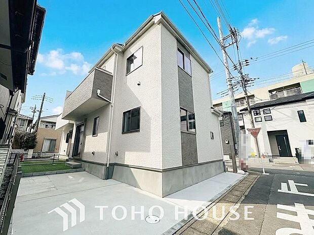 太陽に愛された邸は、陽当り通風に優れた魅力的で快適さを追求した邸宅でした。