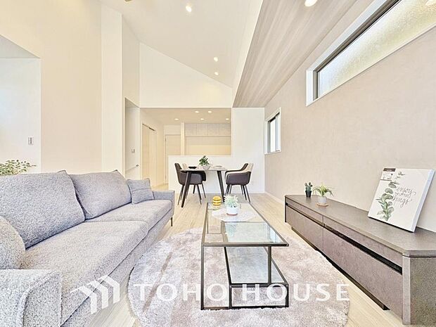 家は、ただ生活する場ではなく、笑顔の毎日、安らぎの日々のために、暮らしを愉しく、快適にする場所。