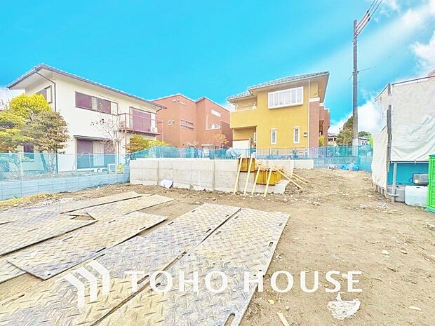 四季折々の変化を楽しめる心地よい場所。時間の経過と共に味わいが出る素敵な空間へ。