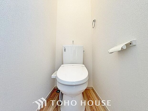シンプルに清潔感のあるホワイト色。実用性も兼ね備えた造り。いつも清潔な空間であって頂けるよう配慮しました。