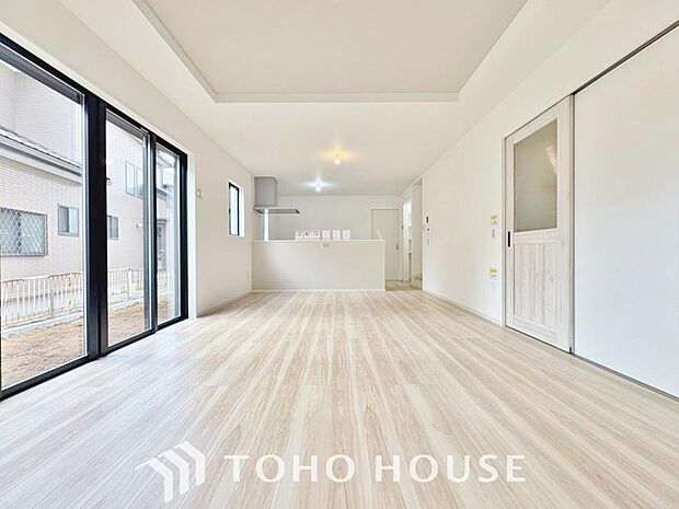 造りこんだ空間演出の妙が生み出す光と質のハーモニーはこの住宅のクオリティの良さを実感させてくれます。