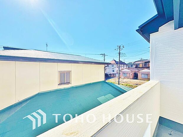 その豊かな眺望にふさわしい空間には、通風・採光にも優れ、心地よい光と風があふれています。