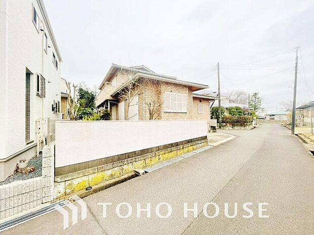 四季折々の変化を楽しめる心地よい場所。時間の経過と共に味わいが出る素敵な空間へ。※古家有