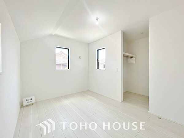 白を基調とした室内は、明るい住空間を造り出すだけでなく、清潔感をもたらしてくれます。