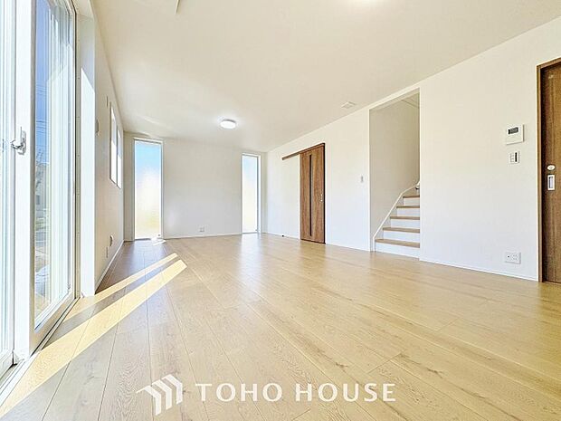 家は、ただ生活する場ではなく、笑顔の毎日、安らぎの日々のために、暮らしを愉しく、快適にする場所。