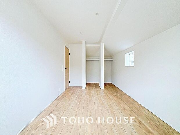 これからの新しいお部屋。ここにはどんな家具を置こう?自分好みのインテリアを考える時間も楽しいですね。