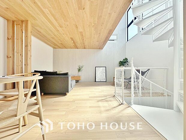 ここにはみんなが集い、食事と楽しい会話が始まる。そんな幸せを感じさせてくれる場所でありたい。