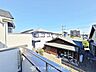 周辺：手を伸ばせば、ふれることが出来そうな環境が、そのままインテリアになったような印象です。
