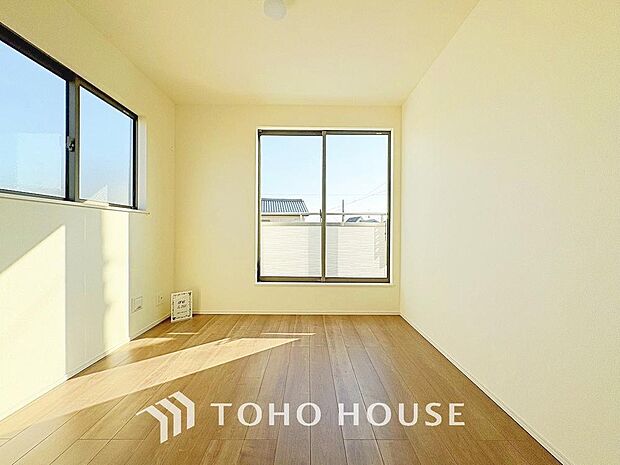 暖色系の照明は、心理的にも落ち着きを得られやすいそうです。