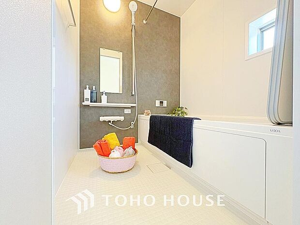 一日の疲れを癒すための心地よいバスタイムを演出する浴室はゆとりあるサイズを採用。