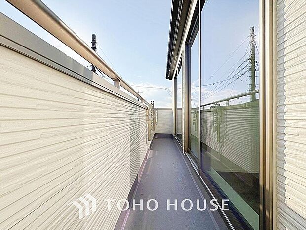 太陽に愛された邸は、陽当り、通風に優れた魅力的で快適さを追求した邸宅です。