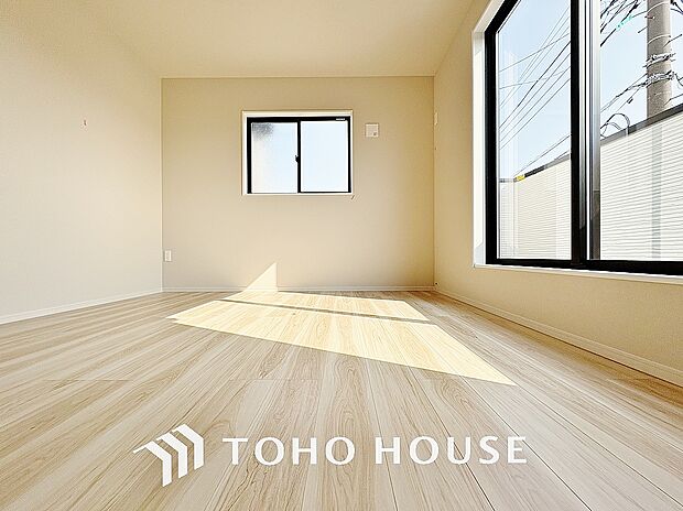 快適な光を取り入れ、心地よい風を取り入れます。収納スペースもあり、生活しやすい居住スペースです。