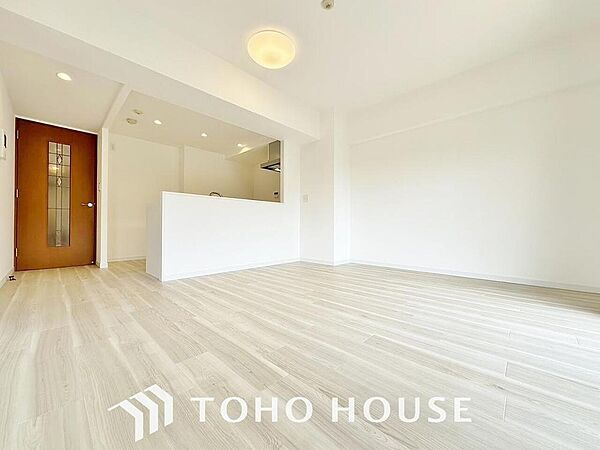 家族皆が集まる場所だからこそ、一番明るく使い勝手のいい空間に仕上げております。