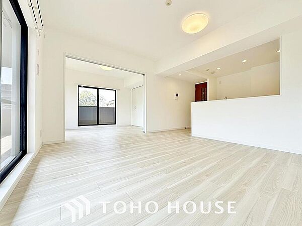 造りこんだ空間演出の妙が生み出す光と質のハーモニーはこの住宅のクオリティの良さを実感させてくれます。