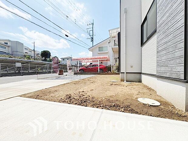 四季折々の変化を楽しめる心地よい場所。時間の経過と共に味わいが出る素敵な空間へ。
