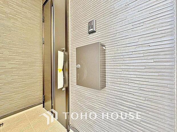 毎日みんなを見送り、そして迎え入れる場所だから。帰りたくなる家をテーマに設計した、自慢の玄関です。