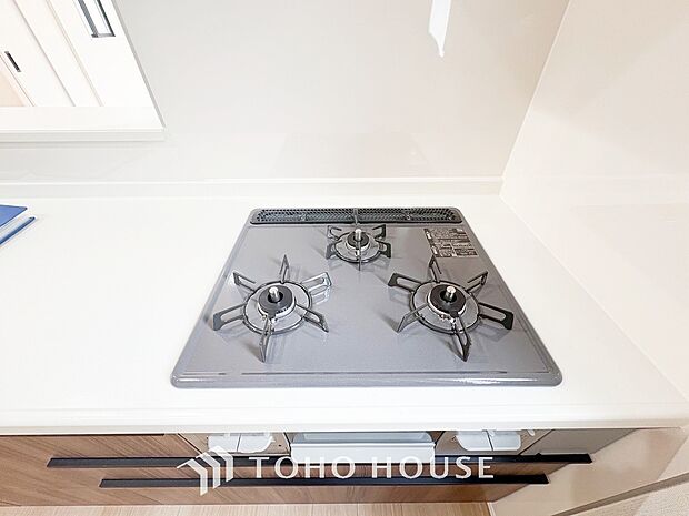 毎日料理をする、料理が好き、家族が多くて量を作る必要がある、等の方々にとっては必須の3口コンロ。