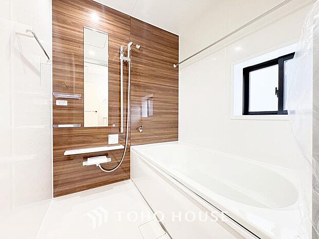 心地よいバスタイムを演出する浴室はゆとりあるサイズを採用。