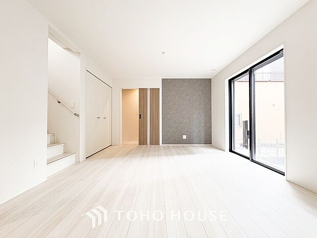 造りこんだ空間演出の妙が生み出す光と質のハーモニーはこの住宅のクオリティの良さを実感させてくれます。