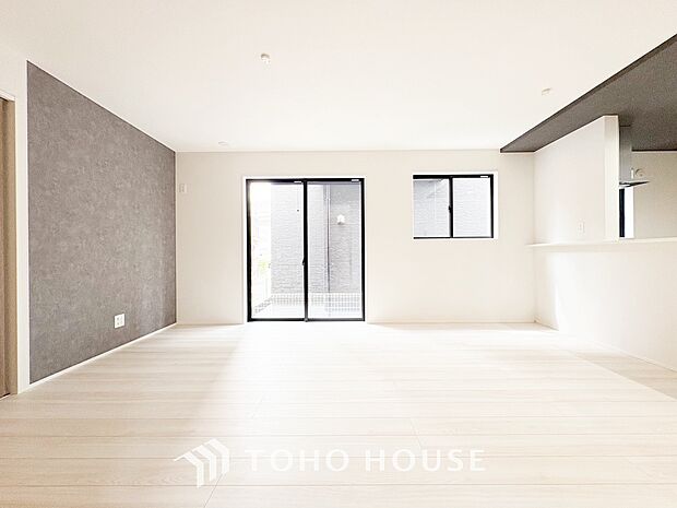 朝は爽やかな日差しを浴びながら、家族みんなでおいしい朝食。昼下がりにはのんびりと過ごすひと時。