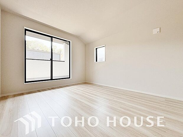 白を基調とした室内は、明るい住空間を造り出すだけでなく、清潔感をもたらしてくれます。